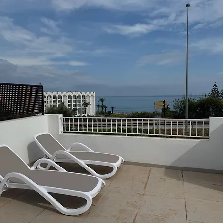 펜션 Playazo - Sea View, Pool & Terrace - 네르하